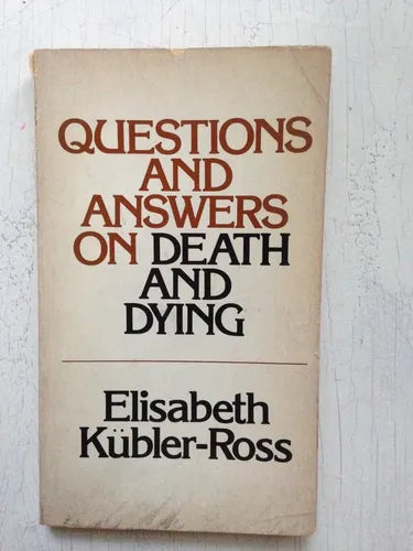 Libro usado en venta: Questions and answers on death and dyng de Elisabeth Kubler-Ross; editorial Collier Books impreso en 1974 envios a todo el mundo.1