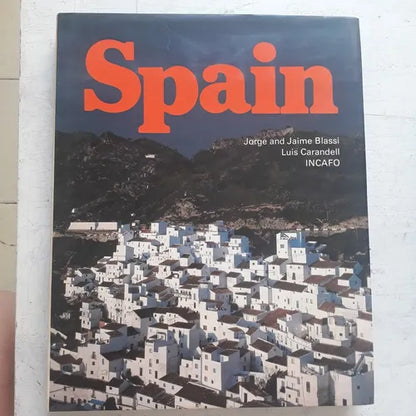 Libro usado en venta: Spain de Jorge - Jaime Blassi - Luis Carandell; editorial Incafo impreso en 1982 realizamos envios a todo el mundo.1