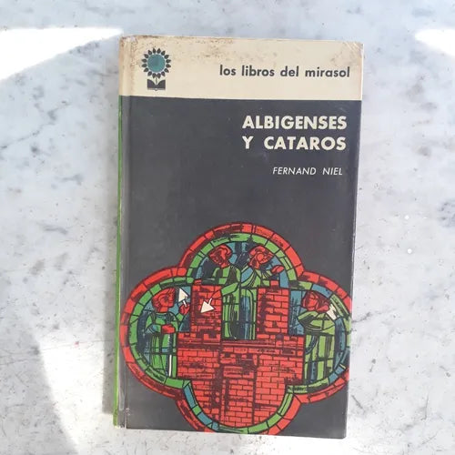 Libro usado en venta: Albigenses y Cataros de Fernand Niel; editorial Fabril impreso en 1962 realizamos envios a todo el mundo.1