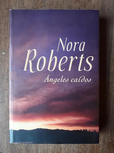 Libro usado en venta: Angeles caidos de Nora Roberts; editorial Plaza & Janes impreso en 2008 realizamos envios a todo el mundo.1