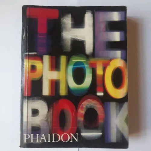 Libro usado en venta: The Photography book; editorial Phaidon Press limited impreso en 2000 realizamos envios a todo el mundo.1