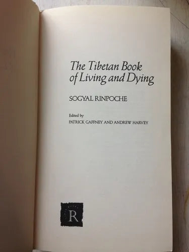 Libro usado en venta: The Tibetan book of living and dying de Patrick Gaffney - A. Harvey; editorial Rigpa Fellowship impreso en 1992.1