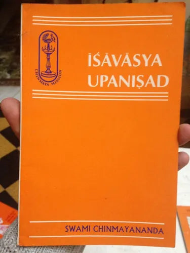 Libro usado en venta: Isavasya upanisad de Swami Chinmayananda; editorial Central Chinmaya impreso en 1992 realizamos envios a todo el mundo.1
