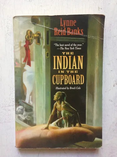 Libro usado en venta: The Indian in the cupboard de Lynne Reid Banks; editorial HarperCollins impreso en 2003 realizamos envios a todo el mundo.1