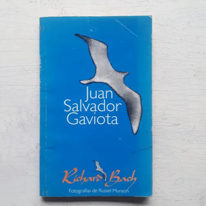 Libro usado en venta: Juan Salvador Gaviota de Richard Bach; editorial Javier Vergara impreso en 1986 realizamos envios a todo el mundo.1