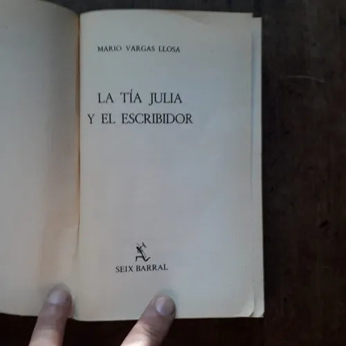 Libro usado en venta: La tia Julia y el escribidor (No tiene tapas) de Mario Vargas Llosa; editorial Seix Barral impreso en 1988.1