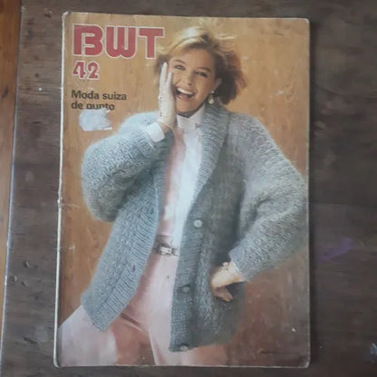 Libro usado en venta: Moda Suiza de punto y crochet con patrones de Revista BWT 42; editorial Bucher & Co. realizamos envios a todo el mundo.1