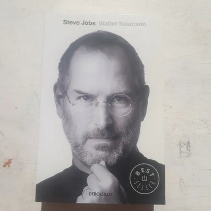 Libro usado en venta: Steve Jobs - La biografia de Walter Isaacson; editorial DeBolsillo impreso en 2013 realizamos envios a todo el mundo.1