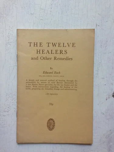 Libro usado en venta: The twelve healers and other remedies de Edward Bach; editorial C. W. Daniel Company impreso en 1983 envios a todo el mundo.1