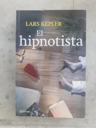 Libro usado en venta: El hipnotista de Lars Kepler; editorial Planeta impreso en 2010 realizamos envios a todo el mundo.1