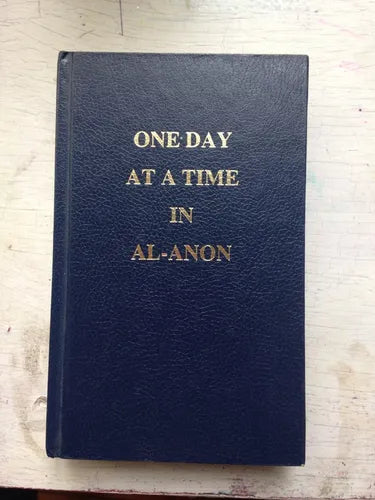 Libro usado en venta: One day at a time in al-anon; editorial Al-Anon family group impreso en 1991 realizamos envios a todo el mundo.1
