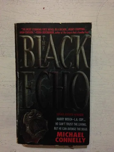 Libro usado en venta: The black echo de Michael Connelly; editorial St. Martin's impreso en 1993 realizamos envios a todo el mundo.1