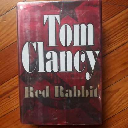 Libro usado en venta: Red Rabbit de Tom Clancy; editorial G. P. Putnam's Sons impreso en 2002 realizamos envios a todo el mundo.1
