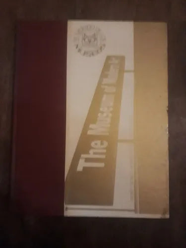 Libro usado en venta: Museo de Arte moderno de Nueva York (Tapa dura) de Bates Lowry; editorial Codex impreso en 1968 envios a todo el mundo.1