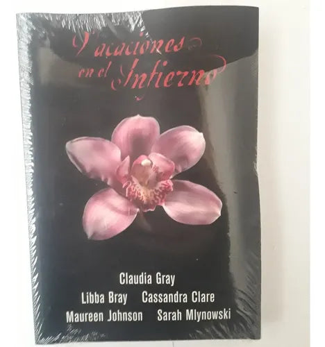 Libro usado en venta: Vacaciones en el infierno; editorial Alfaguara impreso en 2010 realizamos envios a todo el mundo.1