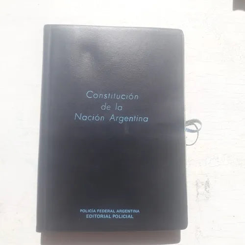 Libro usado en venta: Constitucion de la Nacion Argentina; editorial Policial impreso en 1982 realizamos envios a todo el mundo.1