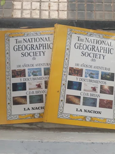 Libro usado en venta: The National Geographic society (Tomo I y II) de C. D. B. Bryan; editorial Folio impreso en 1993 envios a todo el mundo.1