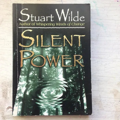 Libro usado en venta: Silent power de Stuart Wilde; editorial Hay House impreso en 1996 realizamos envios a todo el mundo.1