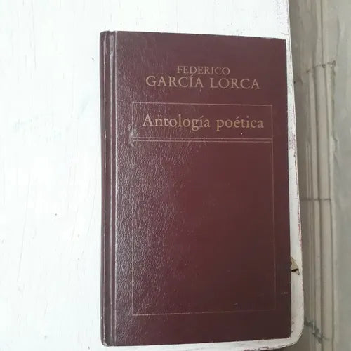 Libro usado en venta: Antologia Poetica de Federico Garcia Lorca; editorial Oveja Negra impreso en 1982 realizamos envios a todo el mundo.1