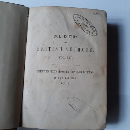 Libro usado en venta: Great expectations - Collection of British Authors (two volumes) de Charles Dickens; Leipzig Bernhard Tauchnitz impreso en 1861.1