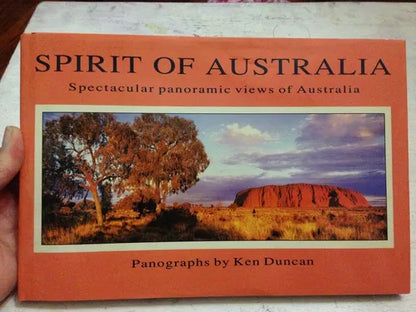 Libro usado en venta: Spirit of Australia - Spectacular panoramic views of Australia de Ken Duncan; realizamos envios a todo el mundo.1