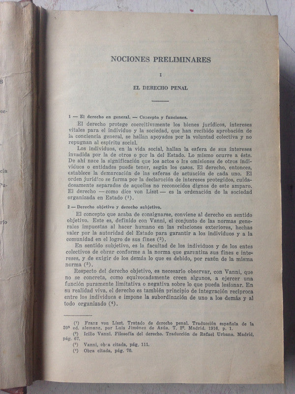 Libro usado en venta: Codigo Penal (No tiene la primer hoja, caratula); realizamos envios a todo el mundo.1
