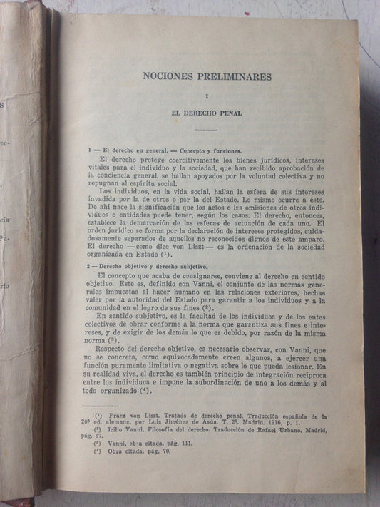 Libro usado en venta: Codigo Penal (No tiene la primer hoja, caratula); realizamos envios a todo el mundo.1