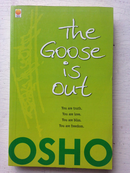 Libro usado en venta: The goose is out de Bhagwan Shree Rajneesh (OSHO); editorial Full Circle impreso en 2010 realizamos envios a todo el mundo.1