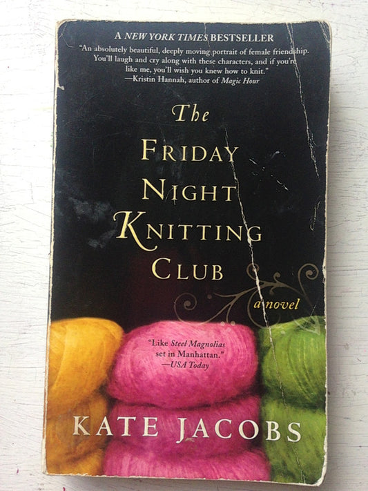 Libro usado en venta: The Friday night knitting club de Kate Jacobs; editorial Berkley impreso en 2008 realizamos envios a todo el mundo.1