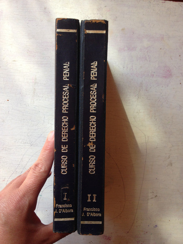 Libro usado en venta: Curso de derecho procesal penal (2 Tomos) de Francisco J. D'Alabora; editorial Policial impreso en 1986 envios a todo el mundo.4