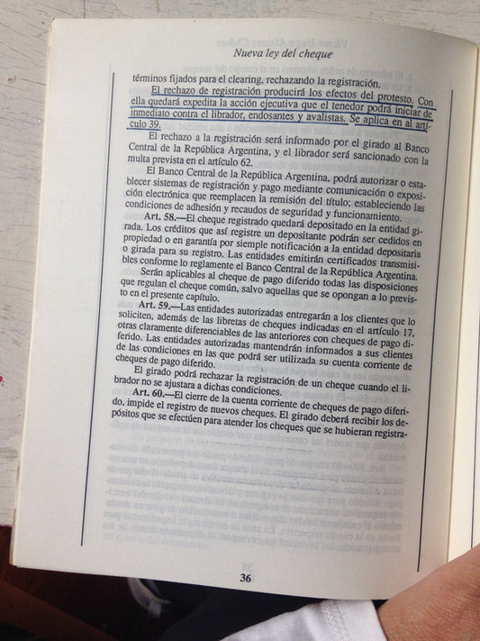 Libro usado en venta: Constitucion de la Nacion Argentina; impreso en 1961 realizamos envios a todo el mundo.2