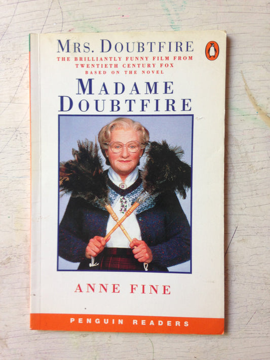 Libro usado en venta: Madame Doubtfire de Anne Fine; editorial Penguin Books impreso en 1995 realizamos envios a todo el mundo.1