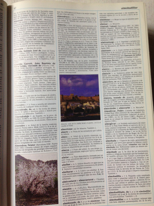 Libro usado en venta: Diccionario Enciclopedico; editorial Santillana impreso en 1997 realizamos envios a todo el mundo.3