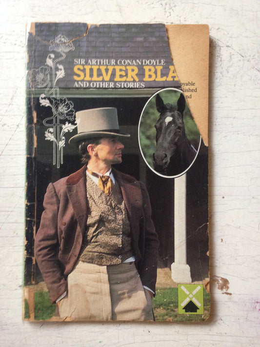 Libro usado en venta: Silver Blaze and other stories de Arthur Conan Doyle; editorial Heinemann impreso en 1987 realizamos envios a todo el mundo.1