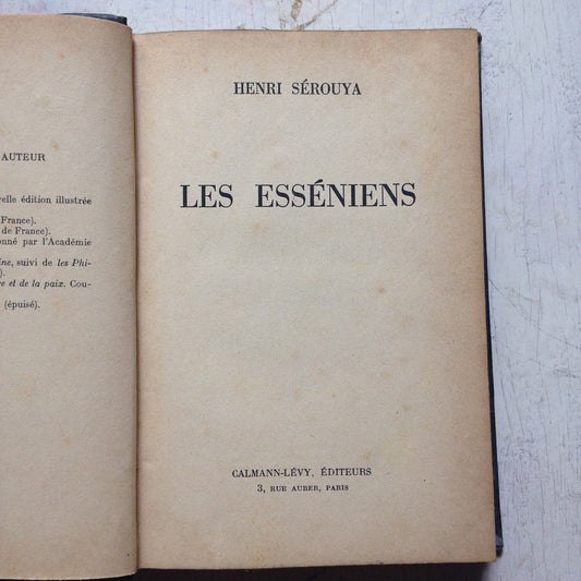 Libro usado en venta: Les esseniens de Henri Serouya; editorial Calmann - Levy impreso en 1959 realizamos envios a todo el mundo.1