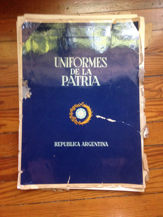 Libro usado en venta: Uniformes De La Patria / Bajo la Cruz Del Sur de Enrique Vidal Molina; Servicio de informaciones del ejército impreso en 19671.1