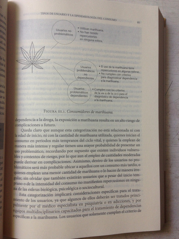 Libro usado en venta: Espejo y reflejo: Del caos al orden de J. Briggs - F. D. Peat; editorial Gedisa impreso en 2001 envios a todo el mundo.2