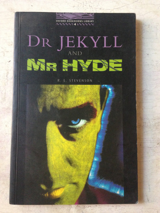 Libro usado en venta: Dr. Jekyll and Mr. Hyde - Stage 4 de Robert Louis Stevenson; editorial Oxford University Press impreso en 2000.1