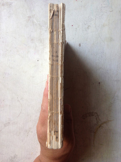 Libro usado en venta: La Patagonia tragica de Jose Maria Borrero; editorial Americana impreso en 1965 realizamos envios a todo el mundo.2