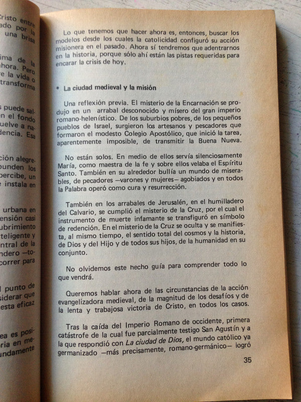 Libro usado en venta: Una espiritualidad para la accion solidaria; editorial San Pablo impreso en 2002 realizamos envios a todo el mundo.2