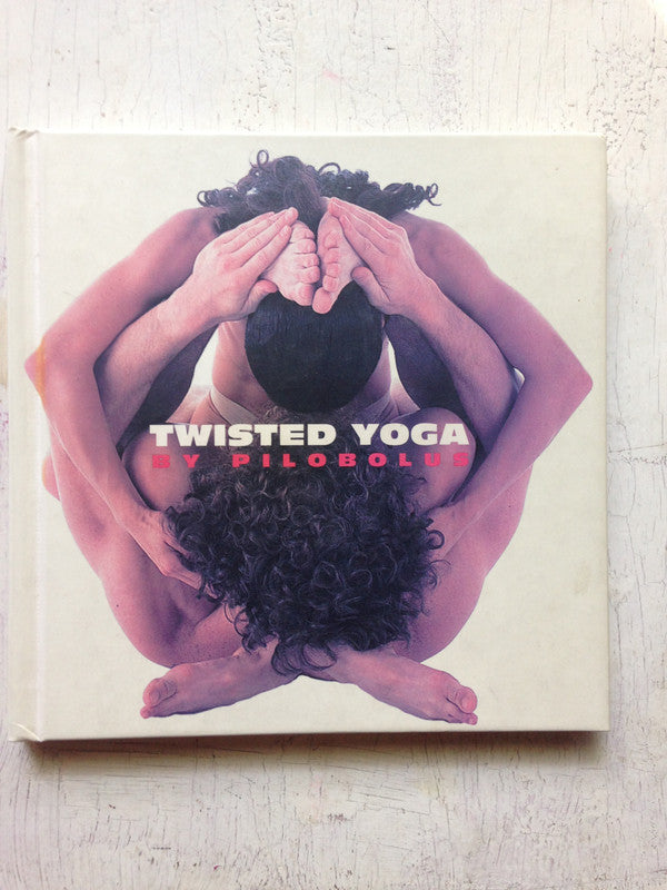 Libro usado en venta: Twisted yoga de Pilobolus; editorial Seastar Books impreso en 2002 realizamos envios a todo el mundo.1