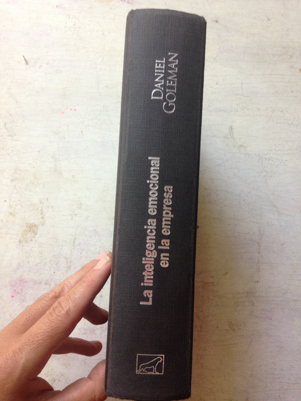 Libro usado en venta: Contabilidad - Introductoria y basica de Isaac A. Senderovich; editorial Macchi impreso en 1984 envios a todo el mundo.2
