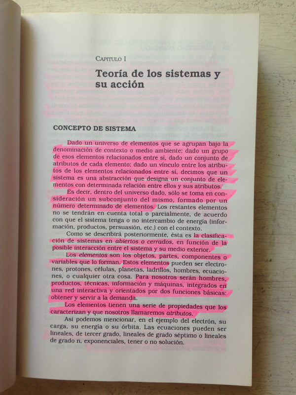 Libro usado en venta: Introduccion a la micologia de Constantine J. Alexopoulos; editorial Eudeba impreso en 1979 realizamos envios a todo el mundo.2