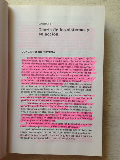 Libro usado en venta: Introduccion a la micologia de Constantine J. Alexopoulos; editorial Eudeba impreso en 1979 realizamos envios a todo el mundo.2
