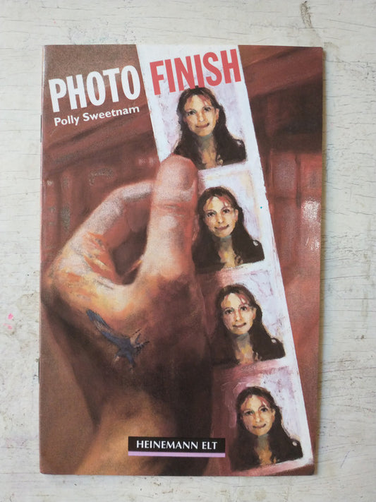 Libro usado en venta: Photo finish de Polly Sweetnam; editorial Heinemann impreso en 1998 realizamos envios a todo el mundo.1