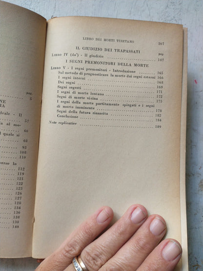 Libro usado en venta: Il libro Tibetano dei morti de Giuseppe Tucci; editorial Fratelli Bocca impreso en 1949 realizamos envios a todo el mundo.3