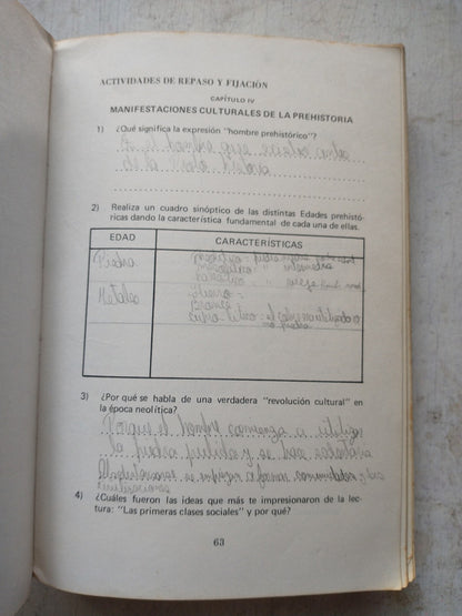 Libro usado en venta: Historia antigua y medieval 1 de Marias Suarez - Amelia Ambros; editorial Plus Ultra impreso en 1981 envios a todo el mundo.3