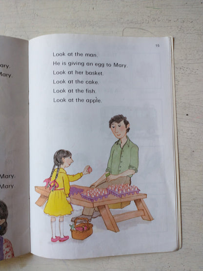 Libro usado en venta: Royal Canadian Air force - Exercise plans; editorial Crown impreso en 1962 realizamos envios a todo el mundo.2