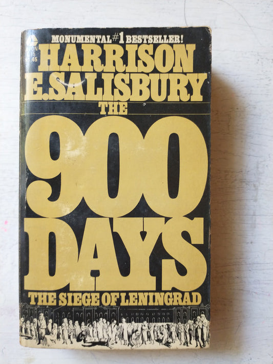 Libro usado en venta: 900 days - The siege of Leningrad de Harrison E. Salisbury; editorial Avon impreso en 1970 realizamos envios a todo el mundo.1