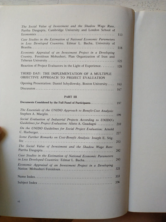 Libro usado en venta: Social and economic dimensions of project evaluation; editorial Inter-American Development Bank impreso en 1977.2